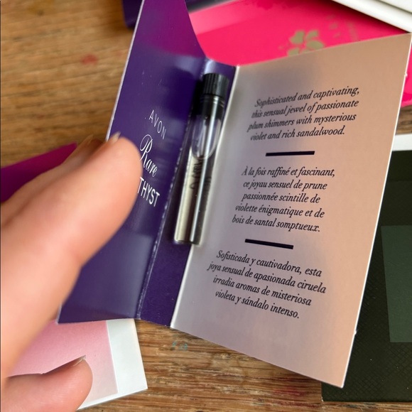 Avon Assorted Sample Collection - Picture 2 of 6